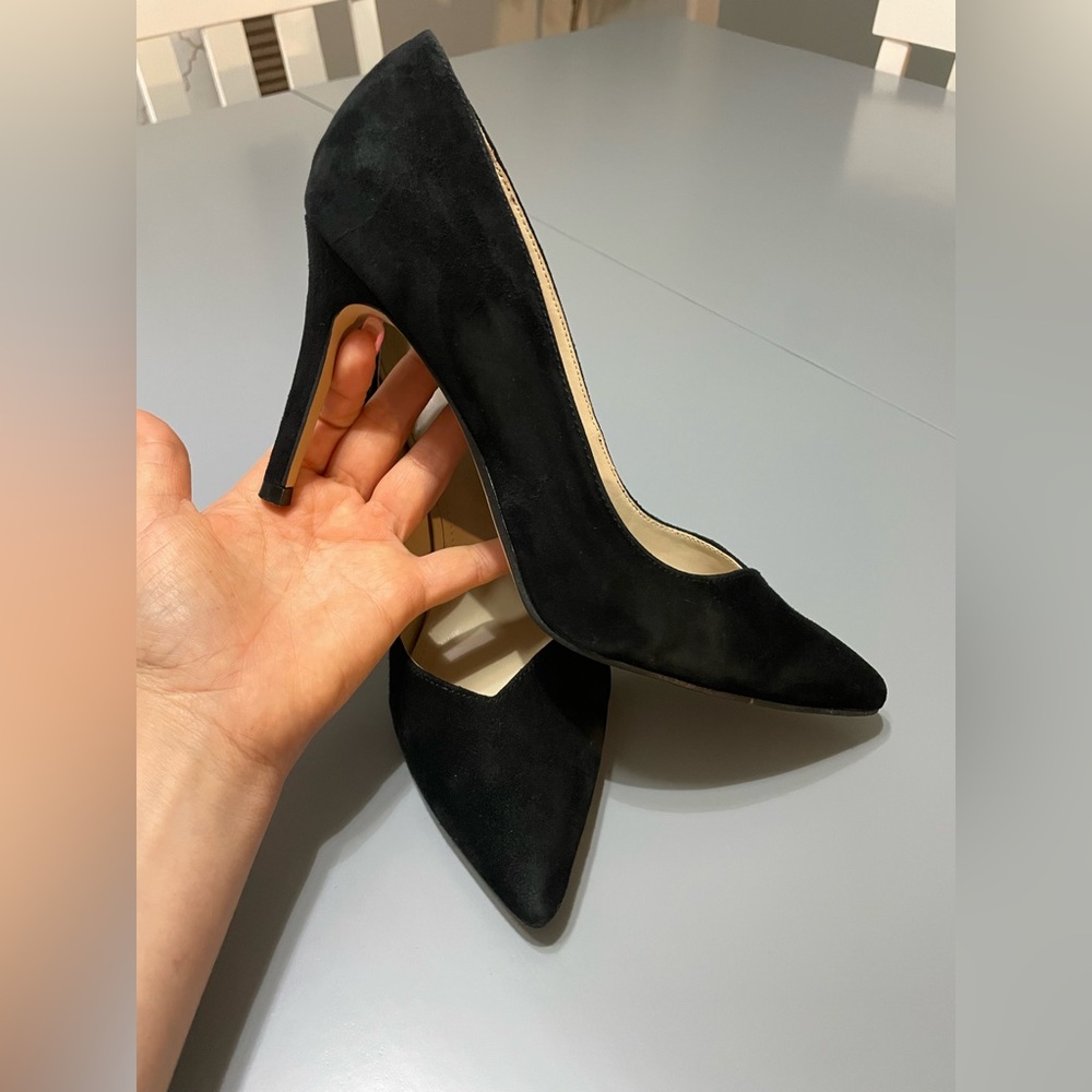 Marc Fisher Black Suede Heels, Size 7.5 GUC 👠